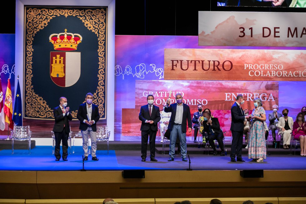 D. Esteban González y A. Pérez Herrera D. Esteban González y A. Pérez Herrera