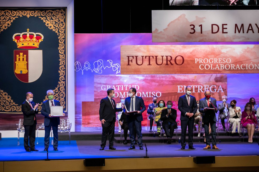 D. Esteban González y A. Pérez Herrera D. Esteban González y A. Pérez Herrera