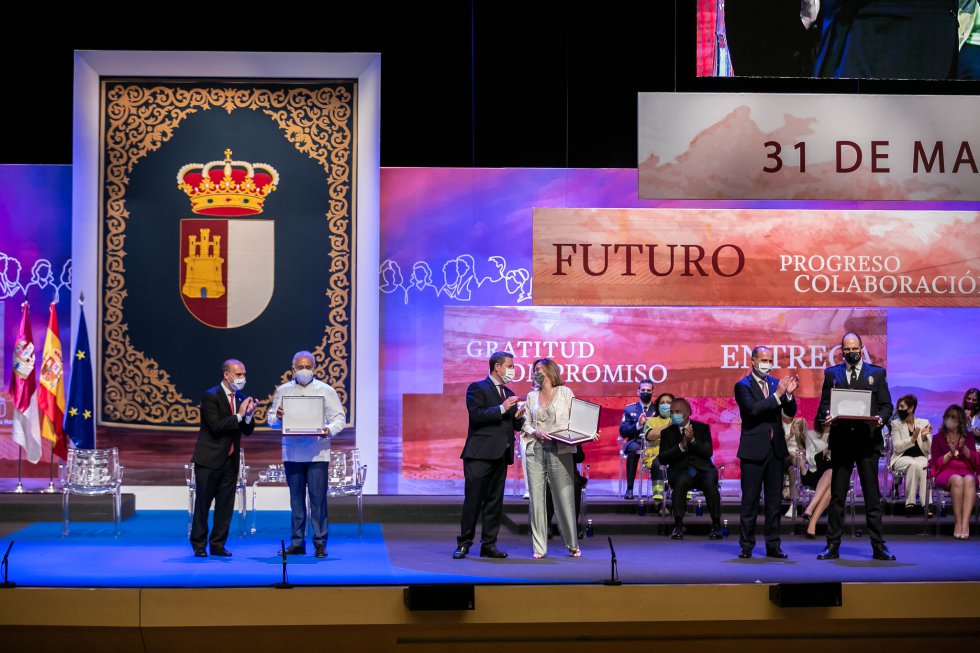 D. Esteban González y A. Pérez Herrera D. Esteban González y A. Pérez Herrera