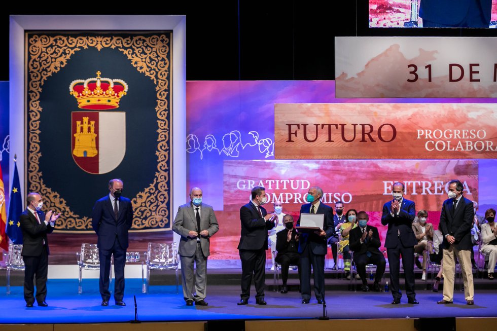 D. Esteban González y A. Pérez Herrera D. Esteban González y A. Pérez Herrera
