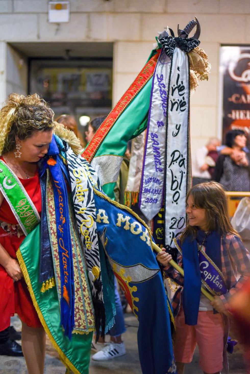 Recuerda tus Moros y Cristianos. Envíanos tus fotos y participa en el concurso de Radio Elda SER y Los40 (II) Recuerda tus Moros y Cristianos. Envíanos tus fotos y participa en el concurso de Radio Elda SER y Los40 (II)