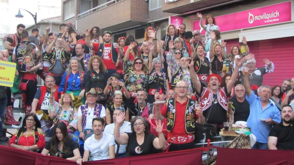 Recuerda tus Moros y Cristianos. Envíanos tus fotos y participa en el concurso de Radio Elda SER y Los40 (II) Recuerda tus Moros y Cristianos. Envíanos tus fotos y participa en el concurso de Radio Elda SER y Los40 (II)