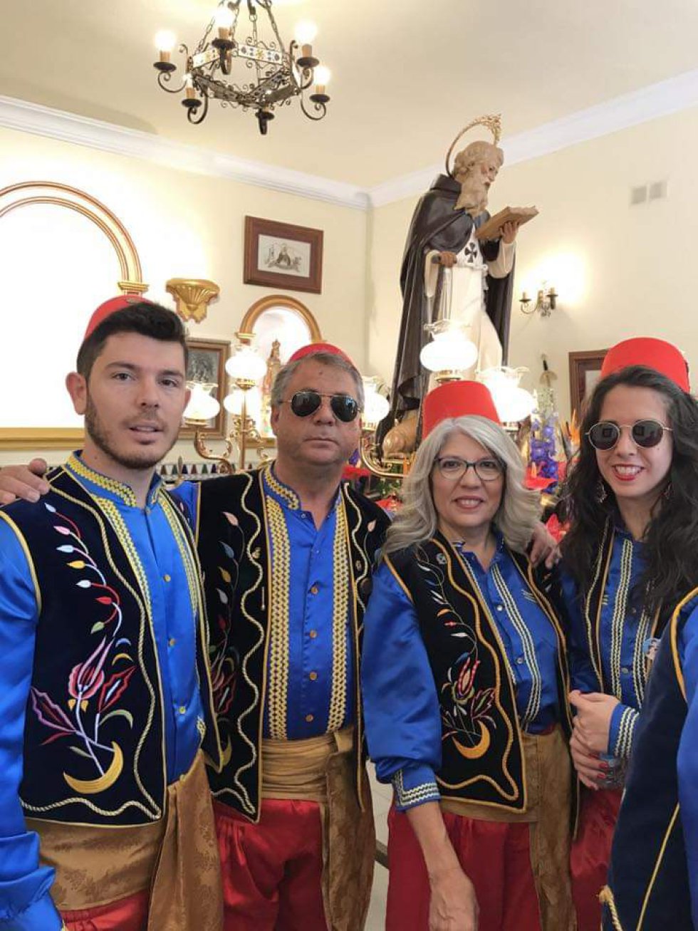 Recuerda tus Moros y Cristianos. Envíanos tus fotos y participa en el concurso de Radio Elda SER y Los40 (II) Recuerda tus Moros y Cristianos. Envíanos tus fotos y participa en el concurso de Radio Elda SER y Los40 (II)