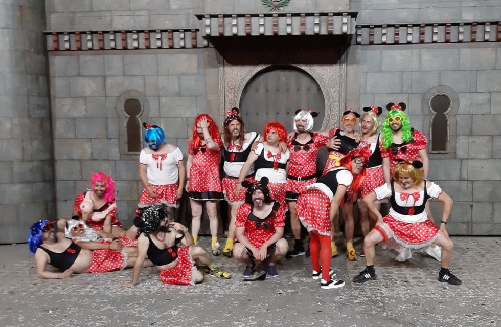 Recuerda tus Moros y Cristianos. Envíanos tus fotos y participa en el concurso de Radio Elda SER y Los40 (II) Recuerda tus Moros y Cristianos. Envíanos tus fotos y participa en el concurso de Radio Elda SER y Los40 (II)