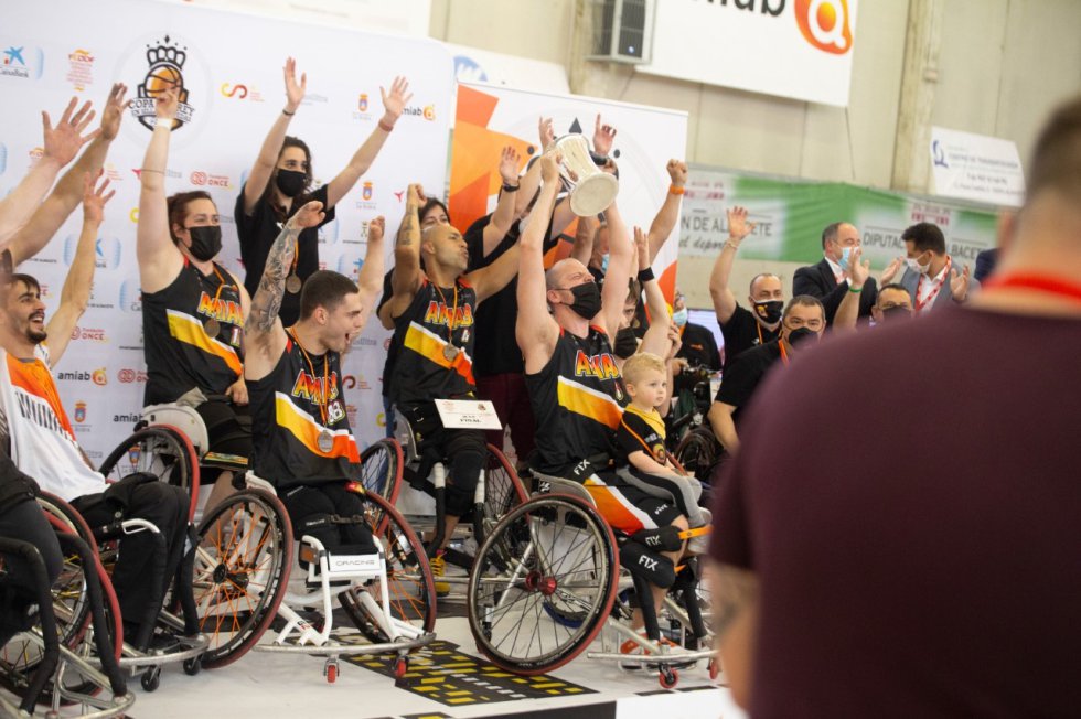 El BSR Amiab Albacete celebra el título de la Copa del Rey El BSR Amiab Albacete celebra el título de la Copa del Rey