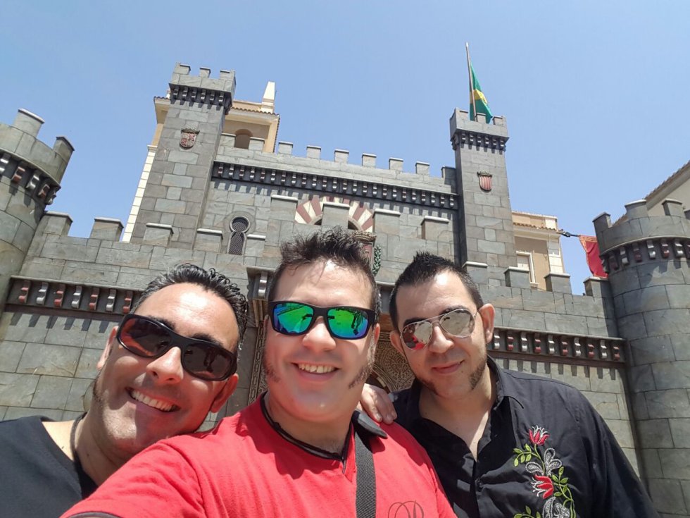 Recuerda tus Moros y Cristianos. Envíanos tus fotos y participa en el concurso de Radio Elda SER y Los40 (III) Recuerda tus Moros y Cristianos. Envíanos tus fotos y participa en el concurso de Radio Elda SER y Los40 (III)