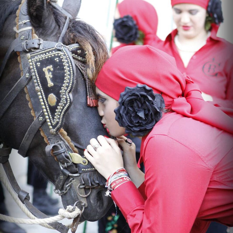 Recuerda tus Moros y Cristianos. Envíanos tus fotos y participa en el concurso de Radio Elda SER y Los40 (III) Recuerda tus Moros y Cristianos. Envíanos tus fotos y participa en el concurso de Radio Elda SER y Los40 (III)