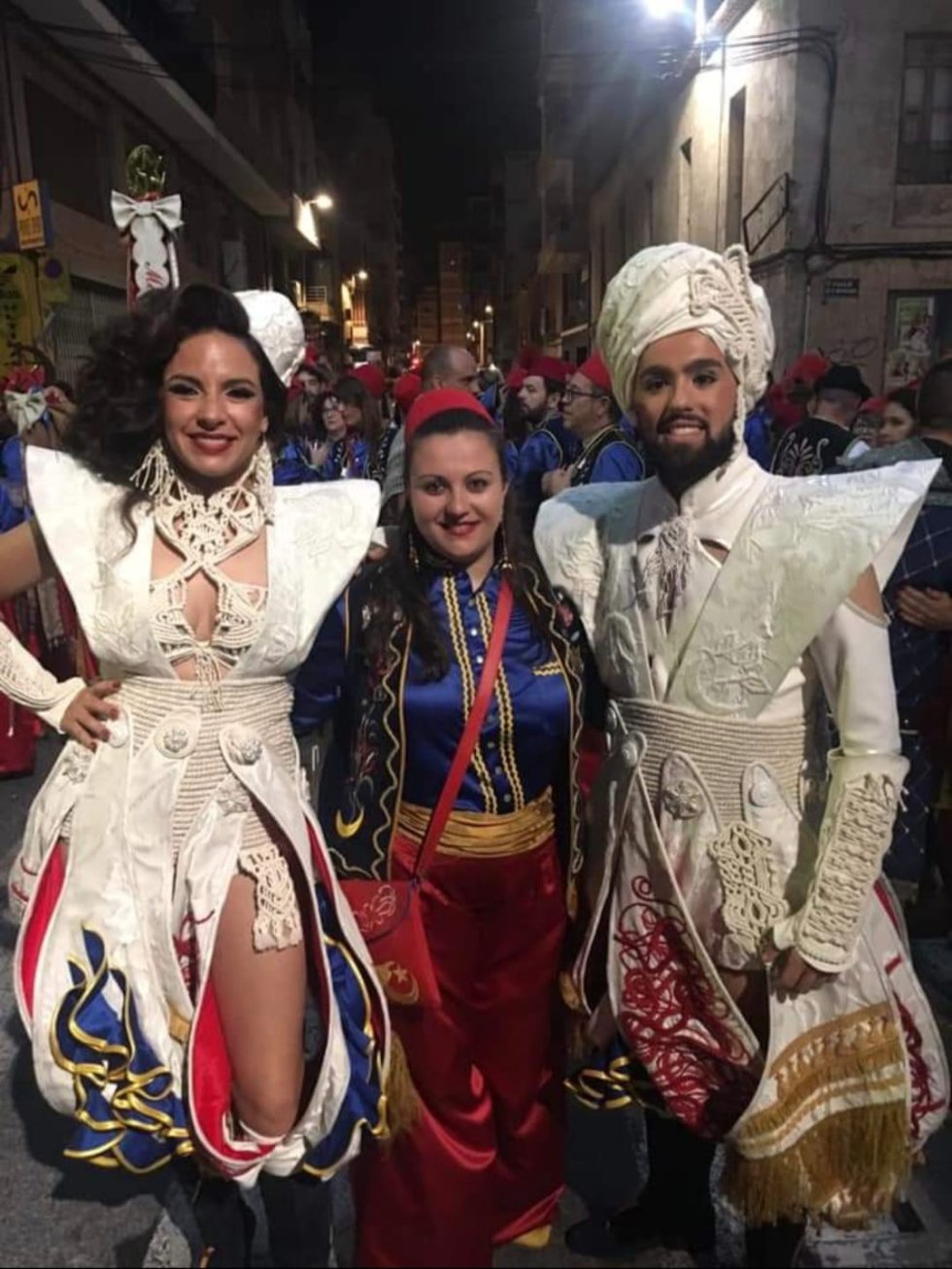 Recuerda tus Moros y Cristianos. Envíanos tus fotos y participa en el concurso de Radio Elda SER y Los40 (III) Recuerda tus Moros y Cristianos. Envíanos tus fotos y participa en el concurso de Radio Elda SER y Los40 (III)