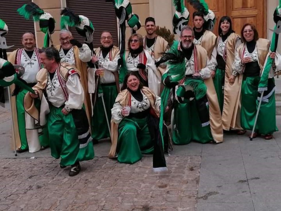 Recuerda tus Moros y Cristianos. Envíanos tus fotos y participa en el concurso de Radio Elda SER y Los40 (III) Recuerda tus Moros y Cristianos. Envíanos tus fotos y participa en el concurso de Radio Elda SER y Los40 (III)