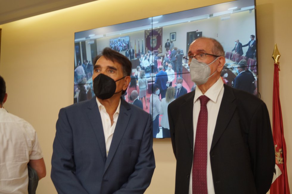 Las imágenes del pleno de investidura de Emilio Sáez Las imágenes del pleno de investidura de Emilio Sáez