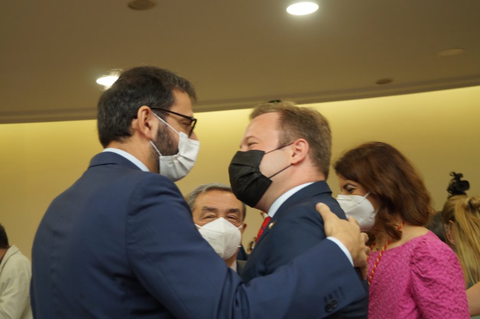 Sergio Gutiérrez saluda a Vicente Casañ Sergio Gutiérrez saluda a Vicente Casañ