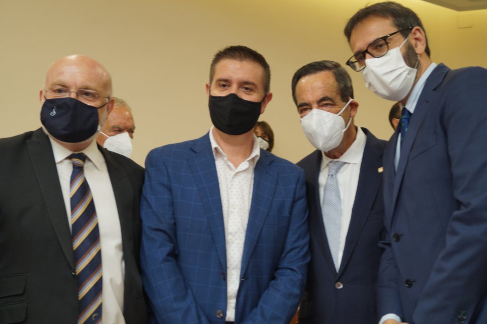 Pedro Antonio Ruiz Santos, delegado de la Junta en Albacete, Santiago Cabañero, presidente de la Diputación de Albacete, José Bono y Sergio Gutiérrez Pedro Antonio Ruiz Santos, delegado de la Junta en Albacete, Santiago Cabañero, presidente de la Diputación de Albacete, José Bono y Sergio Gutiérrez