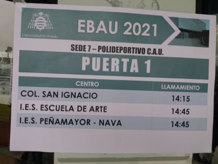 Cartel indicador EBAU en la sede del CAU