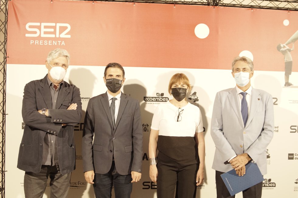 El director del Museo Arqueológico Regional, Enrique Baquedano,el alcalde de Alcalá de Henares, Javier Rodríguez Palacios, la directora de contenidos de Radio Madrid, Gema Rodríguez Lavín y el rector de la UAH, José Vicente Saz El director del Museo Arqueológico Regional, Enrique Baquedano,el alcalde de Alcalá de Henares, Javier Rodríguez Palacios, la directora de contenidos de Radio Madrid, Gema Rodríguez Lavín y el rector de la UAH, José Vicente Saz