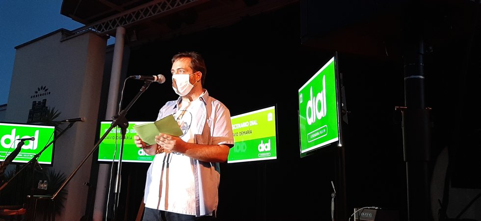 Momento del Escenario Dial con David DeMaria, que presentó su último trabajo, Capricornio, con un concierto íntimo en la terraza del Teatro López de Ayala Momento del Escenario Dial con David DeMaria, que presentó su último trabajo, Capricornio, con un concierto íntimo en la terraza del Teatro López de Ayala