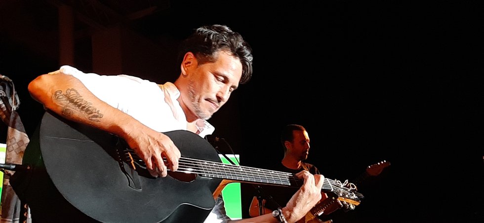 Momento del Escenario Dial con David DeMaria, que presentó su último trabajo, Capricornio, con un concierto íntimo en la terraza del Teatro López de Ayala Momento del Escenario Dial con David DeMaria, que presentó su último trabajo, Capricornio, con un concierto íntimo en la terraza del Teatro López de Ayala