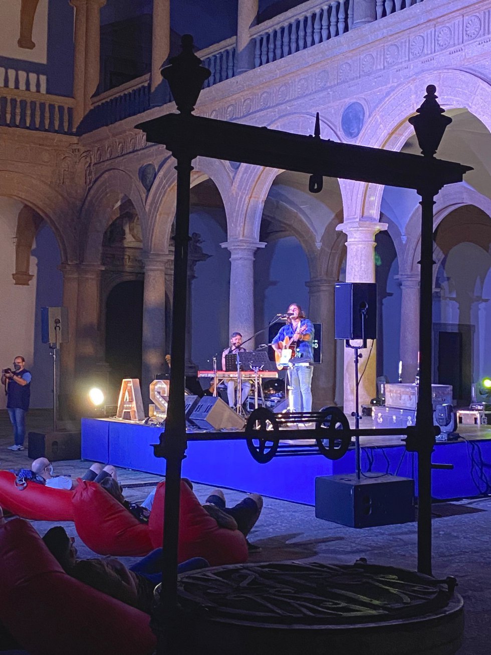 Las mejores imágenes de 'Túmbate Bolo' con Andrés Suárez en Toledo Las mejores imágenes de 'Túmbate Bolo' con Andrés Suárez en Toledo