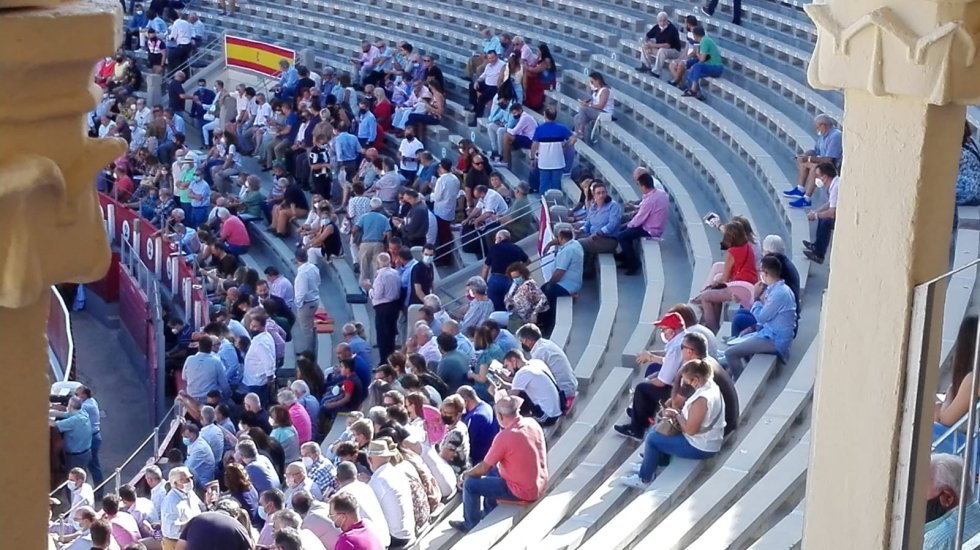 Muchos asientos vacíos en el primer festejo de la Feria Taurina 2021 Muchos asientos vacíos en el primer festejo de la Feria Taurina 2021