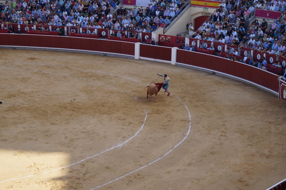 Antonio Ferrera ha pinchado con su primer toro Antonio Ferrera ha pinchado con su primer toro