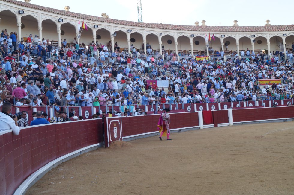 La plaza presentaba 2/3 del aforo permitido por la pandemia La plaza presentaba 2/3 del aforo permitido por la pandemia