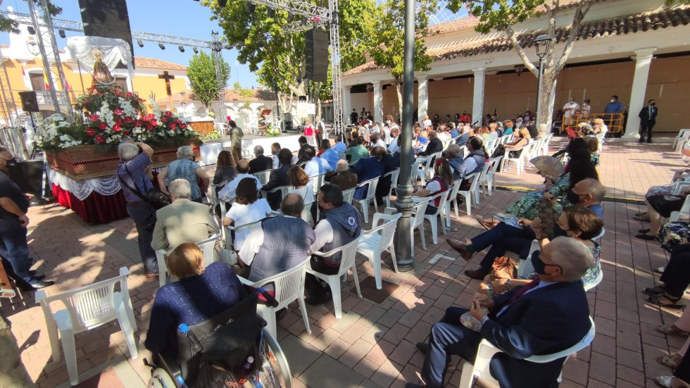 La Virgen de los Llanos ha presidido la misa de este domingo en el Recinto Ferial La Virgen de los Llanos ha presidido la misa de este domingo en el Recinto Ferial