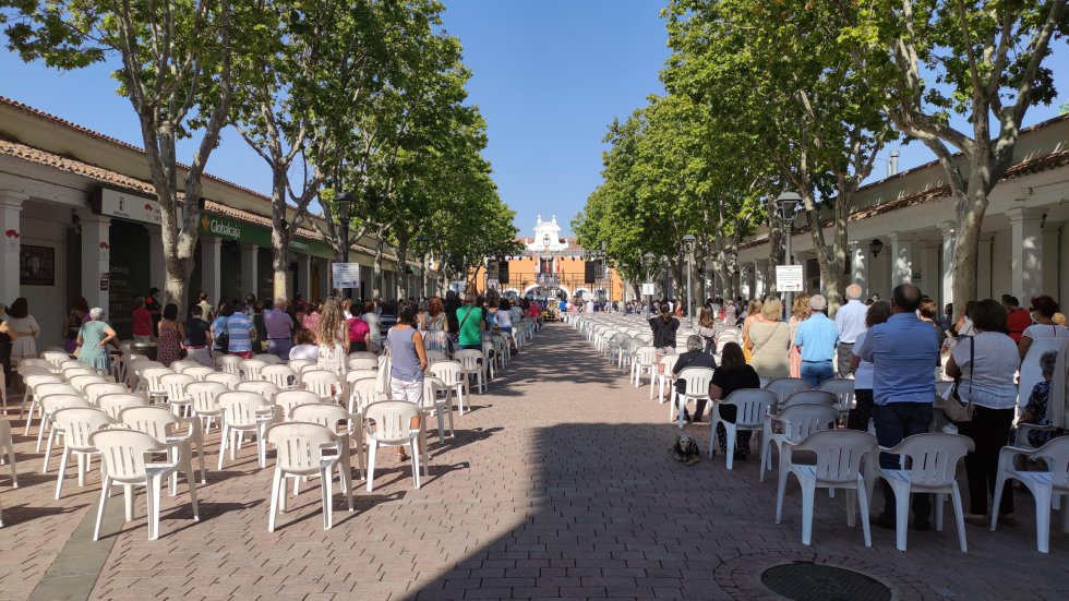Cientos de personas han participado esta misa Cientos de personas han participado esta misa