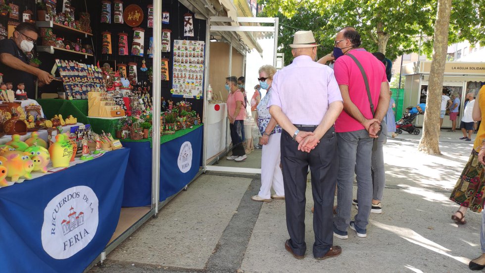 La Feria de Artesanía también ha acogido a cientos de curiosos La Feria de Artesanía también ha acogido a cientos de curiosos