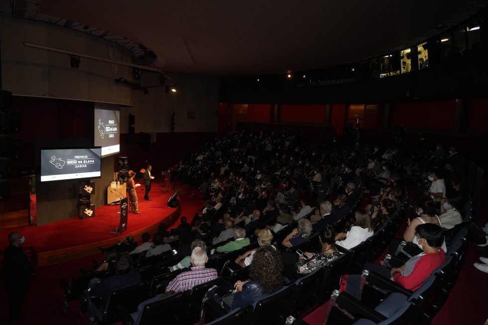 Plano general del auditorio Francisco de Vitoria del Palacio Europa en la gala de los Premios SER de Álava Plano general del auditorio Francisco de Vitoria del Palacio Europa en la gala de los Premios SER de Álava