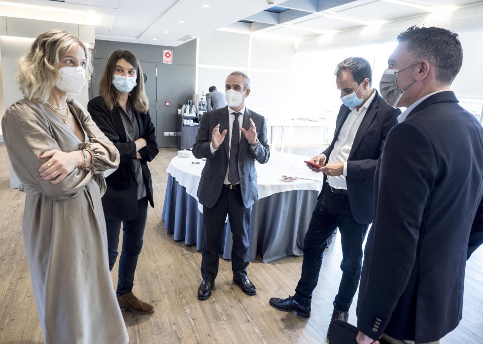 De izq. a drch. Ana Manteiga Dir. Comercial Cadena SER Galicia, Carlota Barañano, Mario Moreno Dir. Cadena SER Galicia, Sergio Vázquez y Eduardo Míguez De izq. a drch. Ana Manteiga Dir. Comercial Cadena SER Galicia, Carlota Barañano, Mario Moreno Dir. Cadena SER Galicia, Sergio Vázquez y Eduardo Míguez