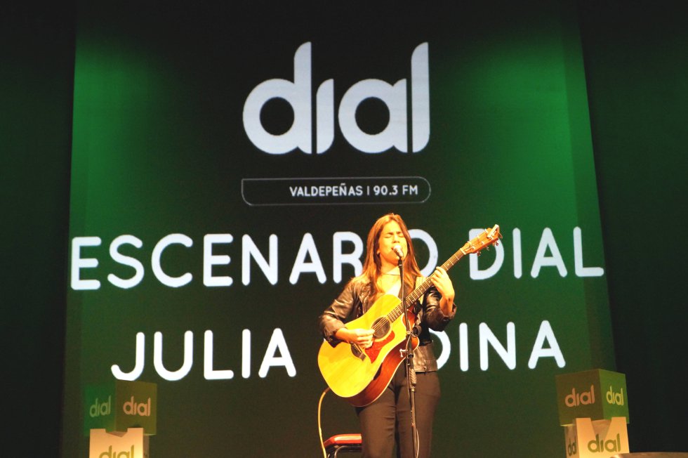 Las mejores imágenes del 'Escenario Dial' con Julia Medina en Manzanares Las mejores imágenes del 'Escenario Dial' con Julia Medina en Manzanares