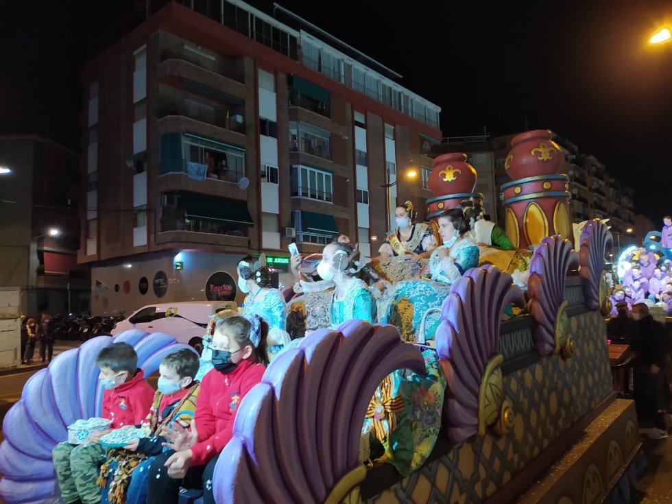 Las imágenes de las carrozas y los fuegos Las imágenes de las carrozas y los fuegos
