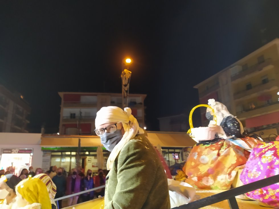 Las imágenes de las carrozas y los fuegos Las imágenes de las carrozas y los fuegos