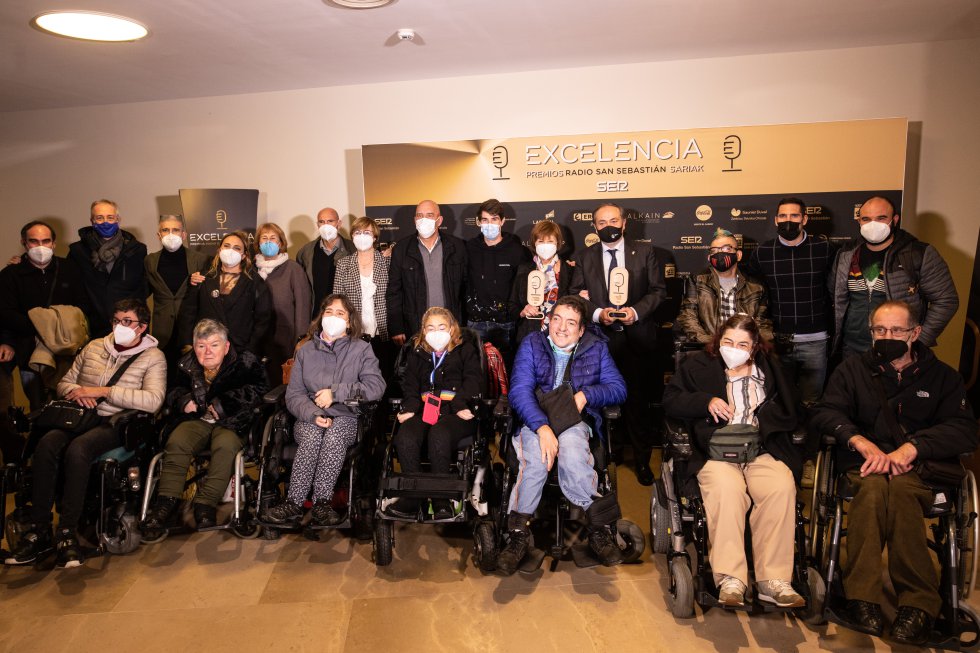 Aspace Gipuzkoa y la Real Sociedad compatieron una noche inolvidable Aspace Gipuzkoa y la Real Sociedad compatieron una noche inolvidable
