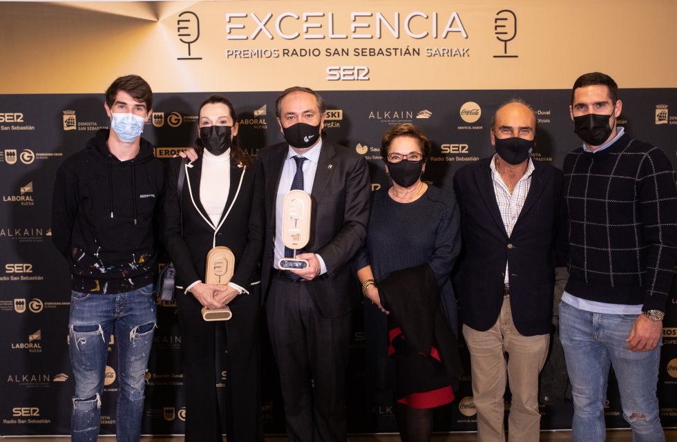 La excelencia de Gipuzkoa resumida en una foto: la Real Sociedad, Chillida, Oteiza y Cristina Iglesias La excelencia de Gipuzkoa resumida en una foto: la Real Sociedad, Chillida, Oteiza y Cristina Iglesias