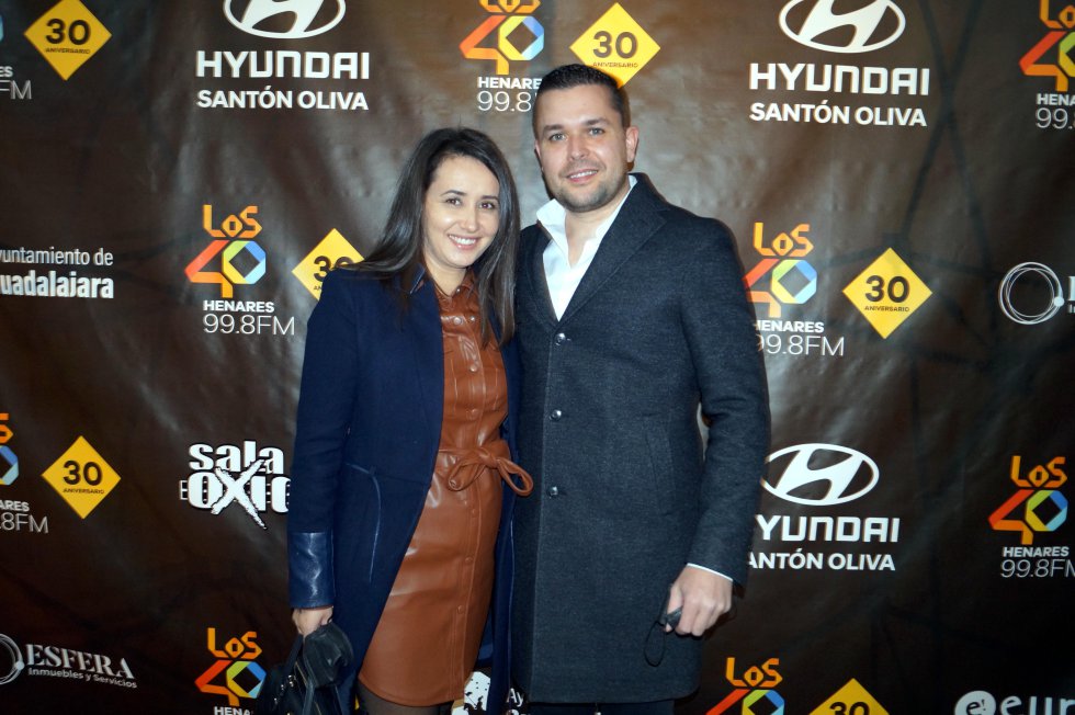 En Sala Óxido de Guadalajara: Con el patrocinio de Santón Oliva concesionario oficial Hyundai en Guadalajara. Y la colaboración del Ayuntamiento de Guadalajara, Eureka electrodomésticos, Sportland, Esfera Inmuebles y Servicios y Ciudad de la Miel.
LOS40 Henares, 30 años con todos los éxitos. En Sala Óxido de Guadalajara: Con el patrocinio de Santón Oliva concesionario oficial Hyundai en Guadalajara. Y la colaboración del Ayuntamiento de Guadalajara, Eureka electrodomésticos, Sportland, Esfera Inmuebles y Servicios y Ciudad de la Miel.
LOS40 Henares, 30 años con todos los éxitos.