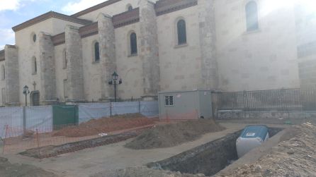 Excavación vandalizada en la Plaza de los Santos Niños de Alcalá de Henares