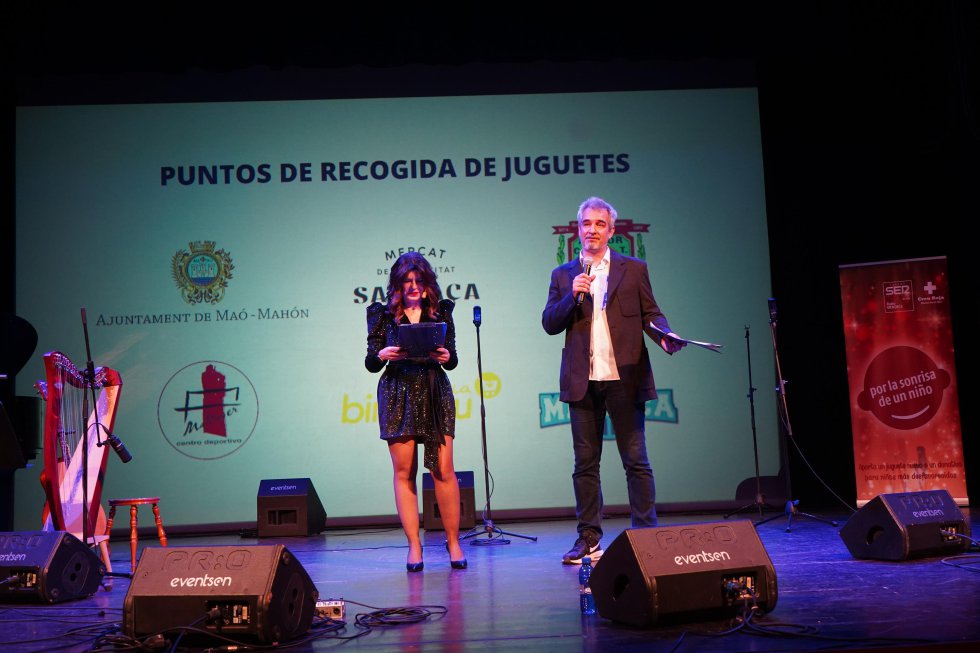 Caty Pelegrí y Luis Soler presentando la gala Por la Sonrisa de un niño 2021 Caty Pelegrí y Luis Soler presentando la gala Por la Sonrisa de un niño 2021