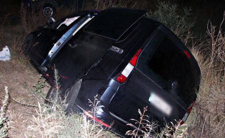 Estado en el que quedó el coche contra el que chocó el camionero que se dio a la fuga Estado en el que quedó el coche contra el que chocó el camionero que se dio a la fuga