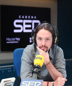 El líder de Podemos durante un momento de su entrevista con Pepa Bueno