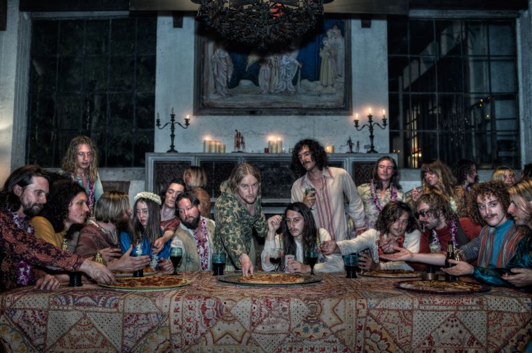 crítica de Puro Vicio, la nueva película de Paul Thomas Anderson: 'Puro vicio', corrosiva y traviesa | La Script | Cadena SER