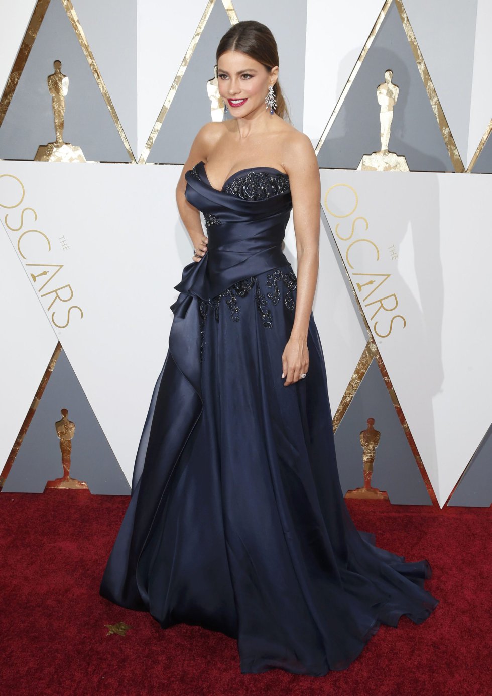 La actriz Sofia Vergara presenta uno de los premios La actriz Sofia Vergara presenta uno de los premios