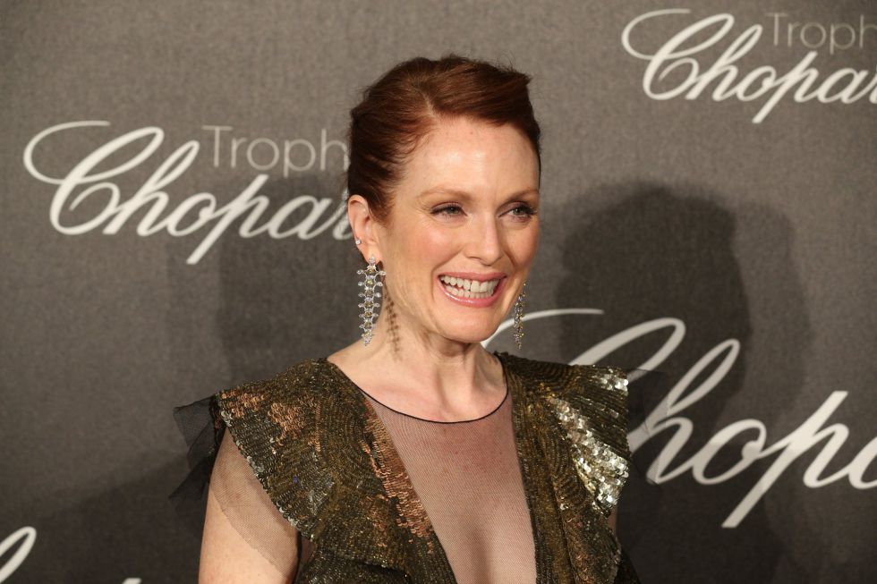 CANNES, FRANCE - MAY 12: Julianne Moore arrives at the Chopard Trophy Ceremony at the annual 69th Cannes Film Festival at Hotel Martinez on May 12, 2016 in Cannes, France. (Photo by Gisela Schober/Getty Images for Chopard) CANNES, FRANCE - MAY 12: Julianne Moore arrives at the Chopard Trophy Ceremony at the annual 69th Cannes Film Festival at Hotel Martinez on May 12, 2016 in Cannes, France. (Photo by Gisela Schober/Getty Images for Chopard)