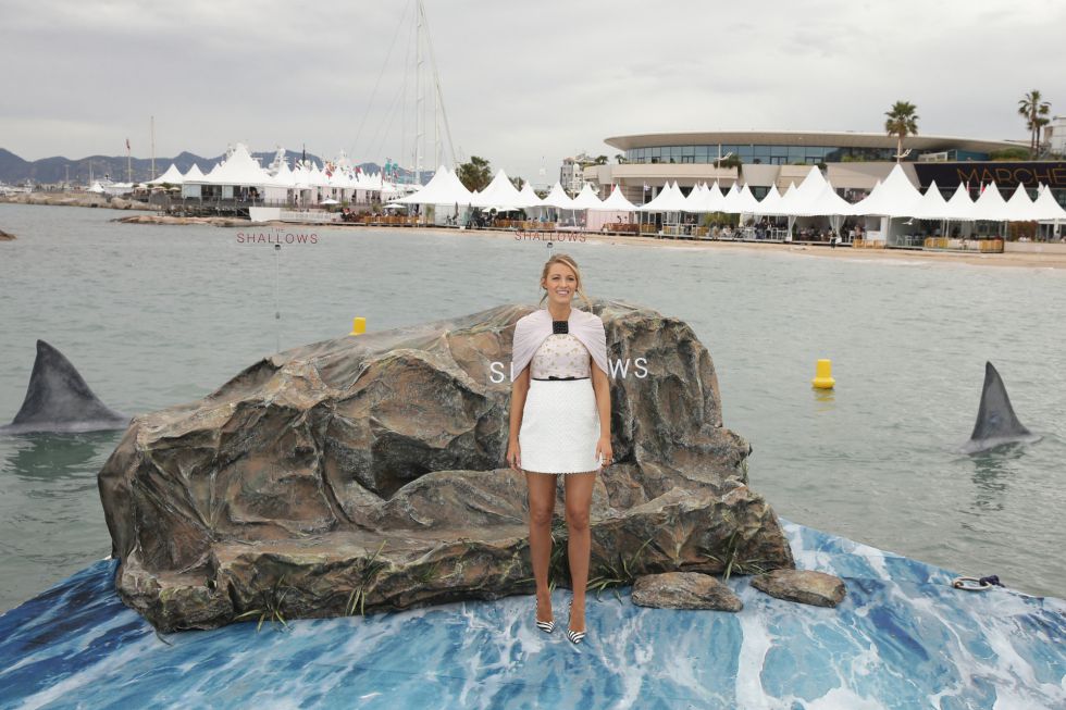 CANNES, FRANCE - MAY 13: Actress Blake Lively attends the 'The Shallows' photocall during the 69th annual Cannes Film Festival at the Palais des Festivals on May 13, 2016 in Cannes, France. (Photo by Neilson Barnard/Getty Images) CANNES, FRANCE - MAY 13: Actress Blake Lively attends the 'The Shallows' photocall during the 69th annual Cannes Film Festival at the Palais des Festivals on May 13, 2016 in Cannes, France. (Photo by Neilson Barnard/Getty Images)