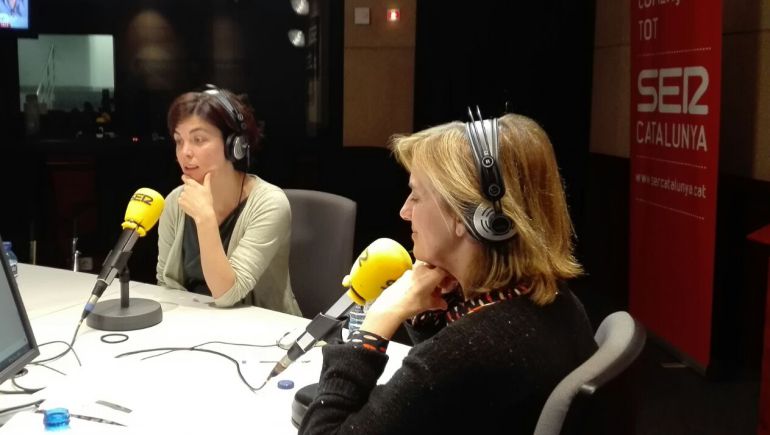 Samanta Villar en los estudios de Radio Barcelona, presentando su libro "Madre hay más que una"