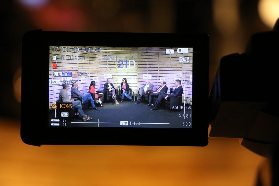 Miquel Iceta (PSC), Xavier Domènech (Catalunya en Comú-Podem), Inés Rrimadas (Ciudadanos), Carles Riera (CUP), Xavier García Albiol (PP), Jordi Turull (Junts per Catalunya) y Ernest Maragall (ERC) Miquel Iceta (PSC), Xavier Domènech (Catalunya en Comú-Podem), Inés Rrimadas (Ciudadanos), Carles Riera (CUP), Xavier García Albiol (PP), Jordi Turull (Junts per Catalunya) y Ernest Maragall (ERC)