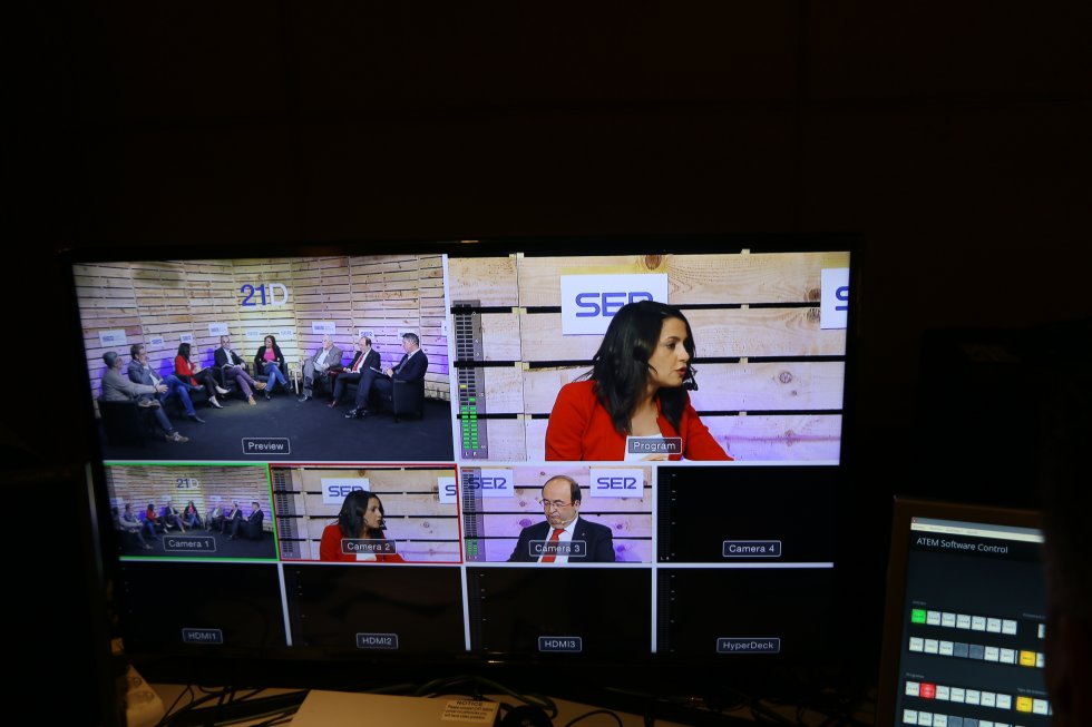 Miquel Iceta (PSC), Xavier Domènech (Catalunya en Comú-Podem), Inés Rrimadas (Ciudadanos), Carles Riera (CUP), Xavier García Albiol (PP), Jordi Turull (Junts per Catalunya) y Ernest Maragall (ERC) Miquel Iceta (PSC), Xavier Domènech (Catalunya en Comú-Podem), Inés Rrimadas (Ciudadanos), Carles Riera (CUP), Xavier García Albiol (PP), Jordi Turull (Junts per Catalunya) y Ernest Maragall (ERC)