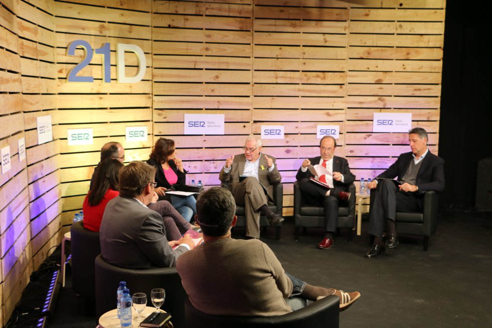 Miquel Iceta (PSC), Xavier Domènech (Catalunya en Comú-Podem), Inés Rrimadas (Ciudadanos), Carles Riera (CUP), Xavier García Albiol (PP), Jordi Turull (Junts per Catalunya) y Ernest Maragall (ERC) Miquel Iceta (PSC), Xavier Domènech (Catalunya en Comú-Podem), Inés Rrimadas (Ciudadanos), Carles Riera (CUP), Xavier García Albiol (PP), Jordi Turull (Junts per Catalunya) y Ernest Maragall (ERC)
