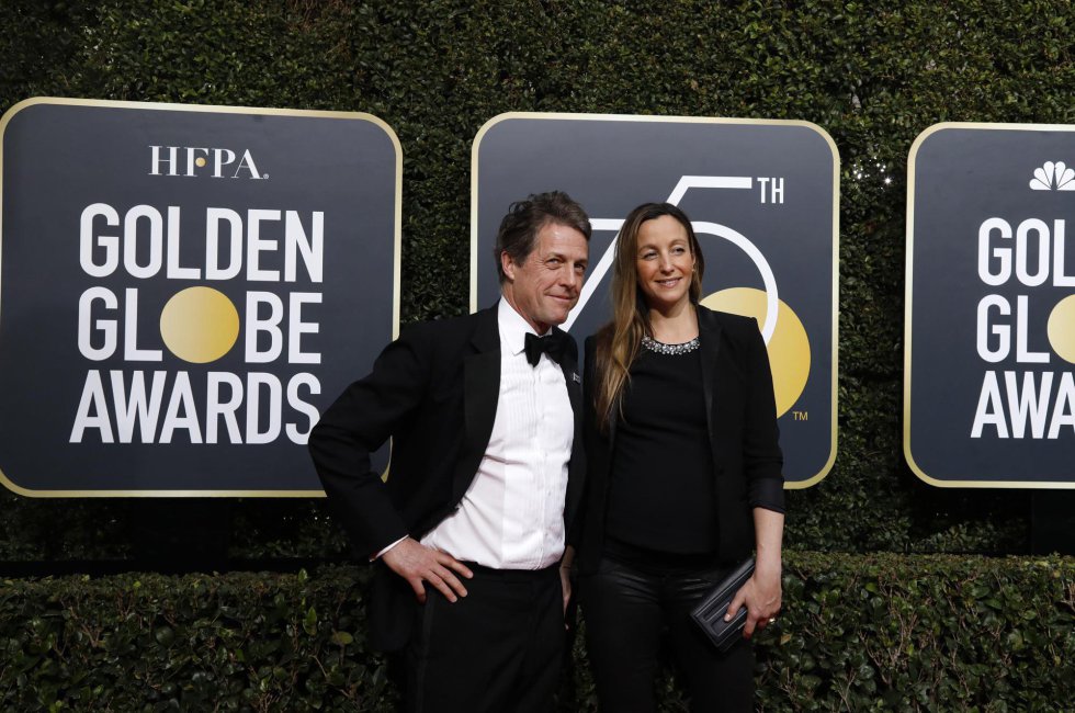 Hugh Grant y Anna Eberstein Hugh Grant y Anna Eberstein