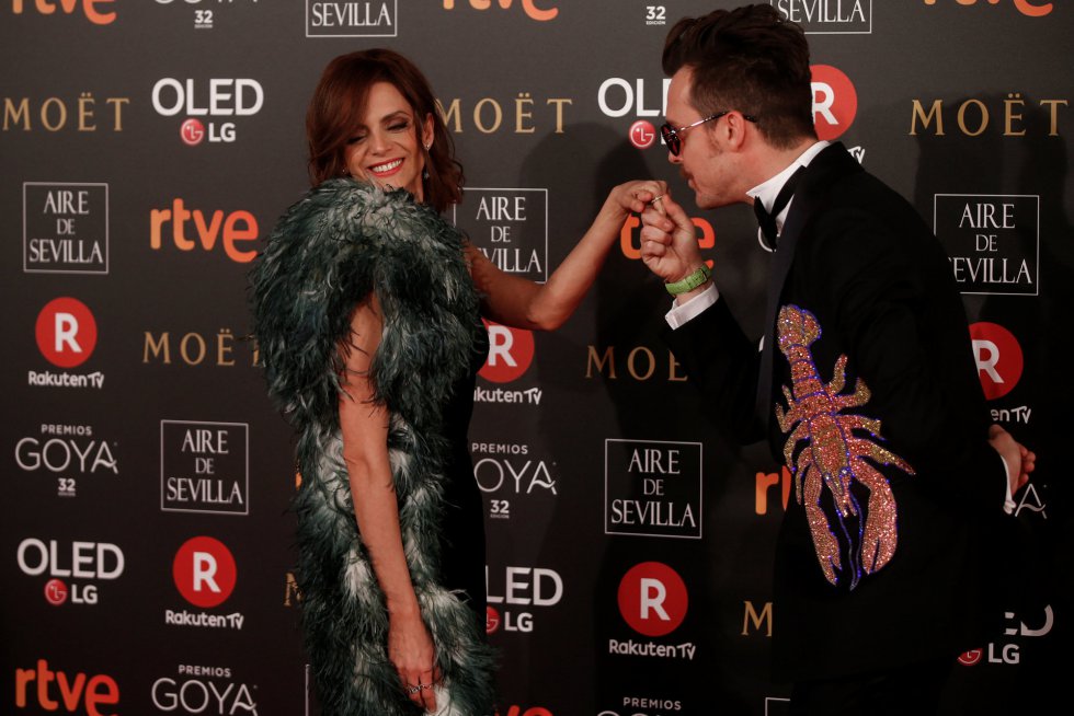 Macarena Gomez y su marido Aldo Comas posan para los fotógrafos. Macarena Gomez y su marido Aldo Comas posan para los fotógrafos.