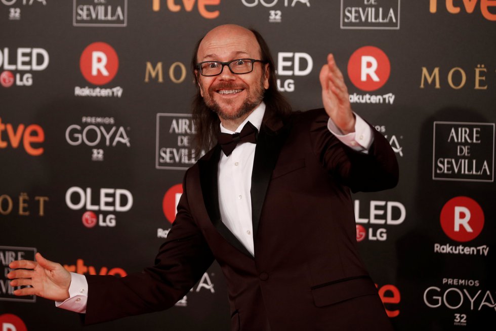 Santiago Segura saluda a la prensa a su llegada a la alfombra roja. Santiago Segura saluda a la prensa a su llegada a la alfombra roja.